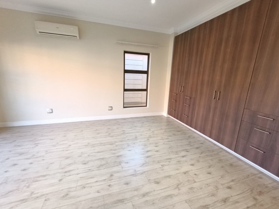 5 Bedroom Property for Sale in Kiepersol Free State